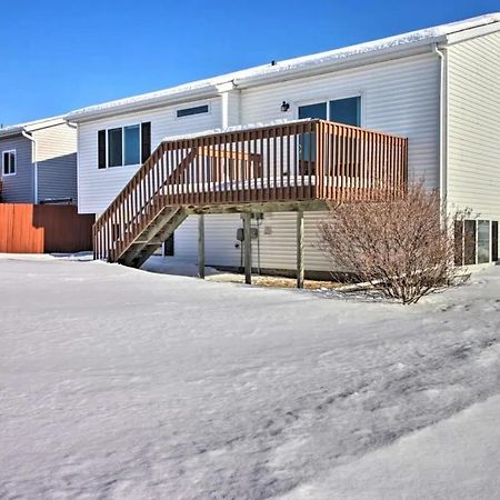 Welcoming West Fargo Retreat W Backyardヴィラ エクステリア 写真